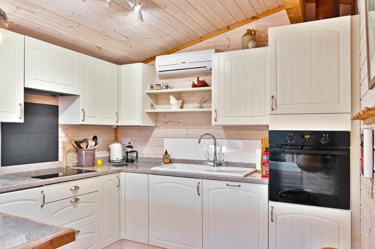 The Lodge - Luxury Lodge With Super King Size Bed, Kitchen & Shower Room Hurstpierpoint Exterior foto
