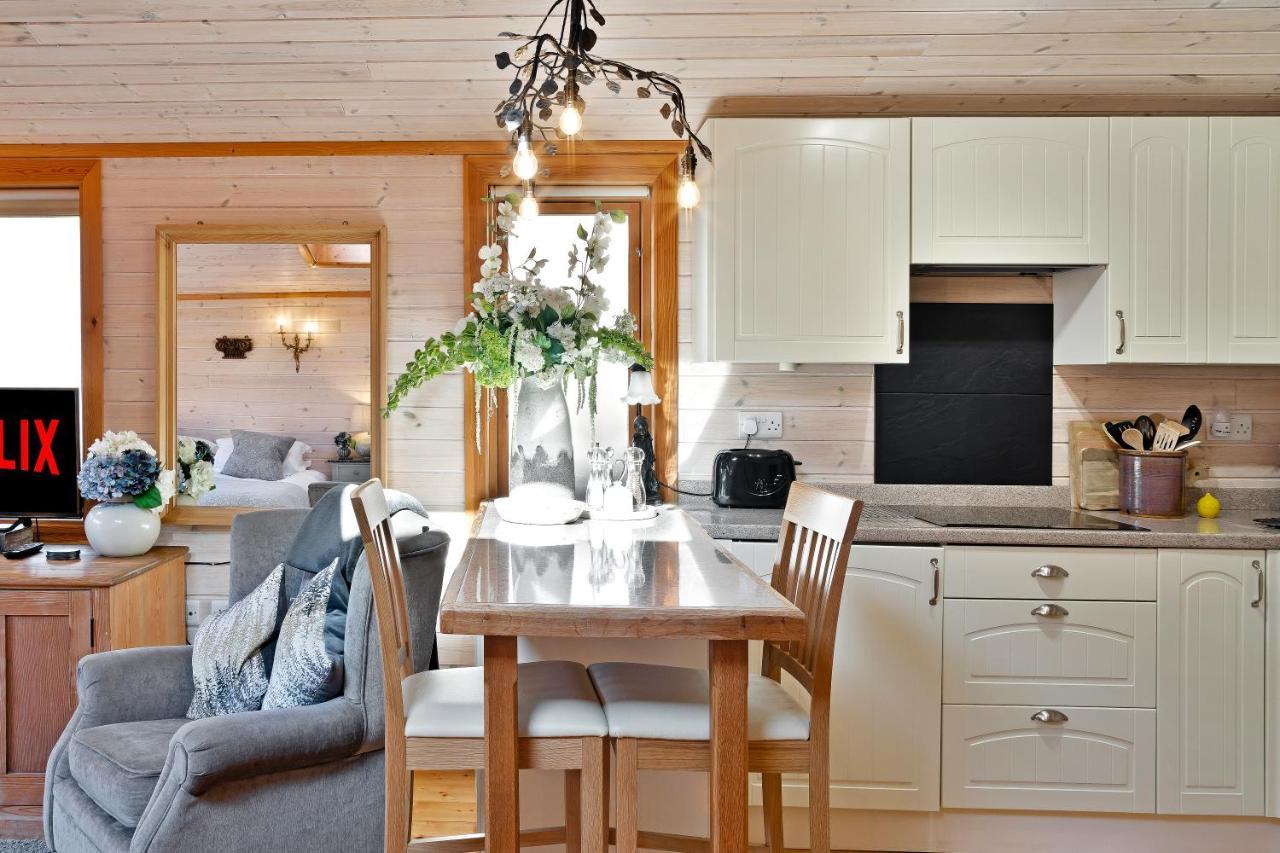 The Lodge - Luxury Lodge With Super King Size Bed, Kitchen & Shower Room Hurstpierpoint Exterior foto