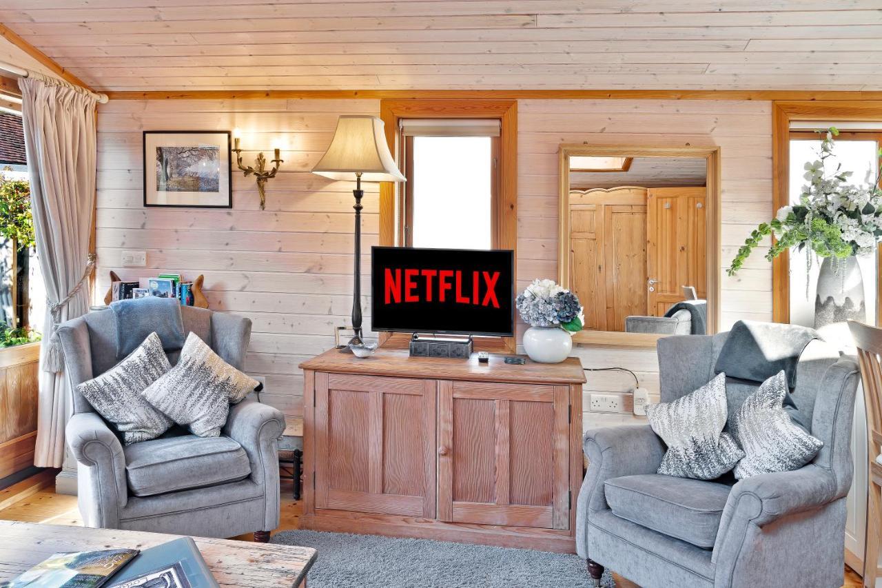 The Lodge - Luxury Lodge With Super King Size Bed, Kitchen & Shower Room Hurstpierpoint Exterior foto