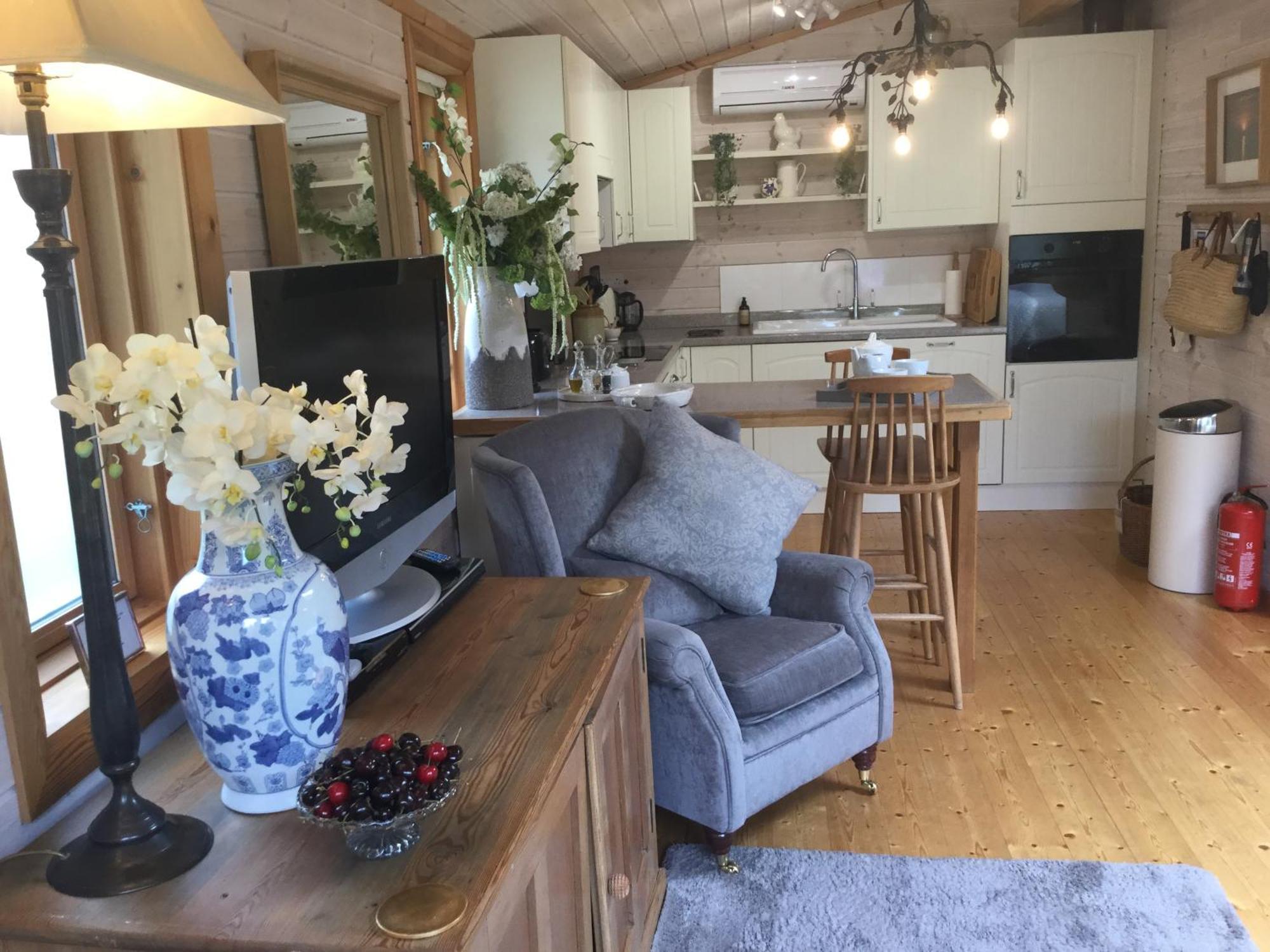 The Lodge - Luxury Lodge With Super King Size Bed, Kitchen & Shower Room Hurstpierpoint Exterior foto